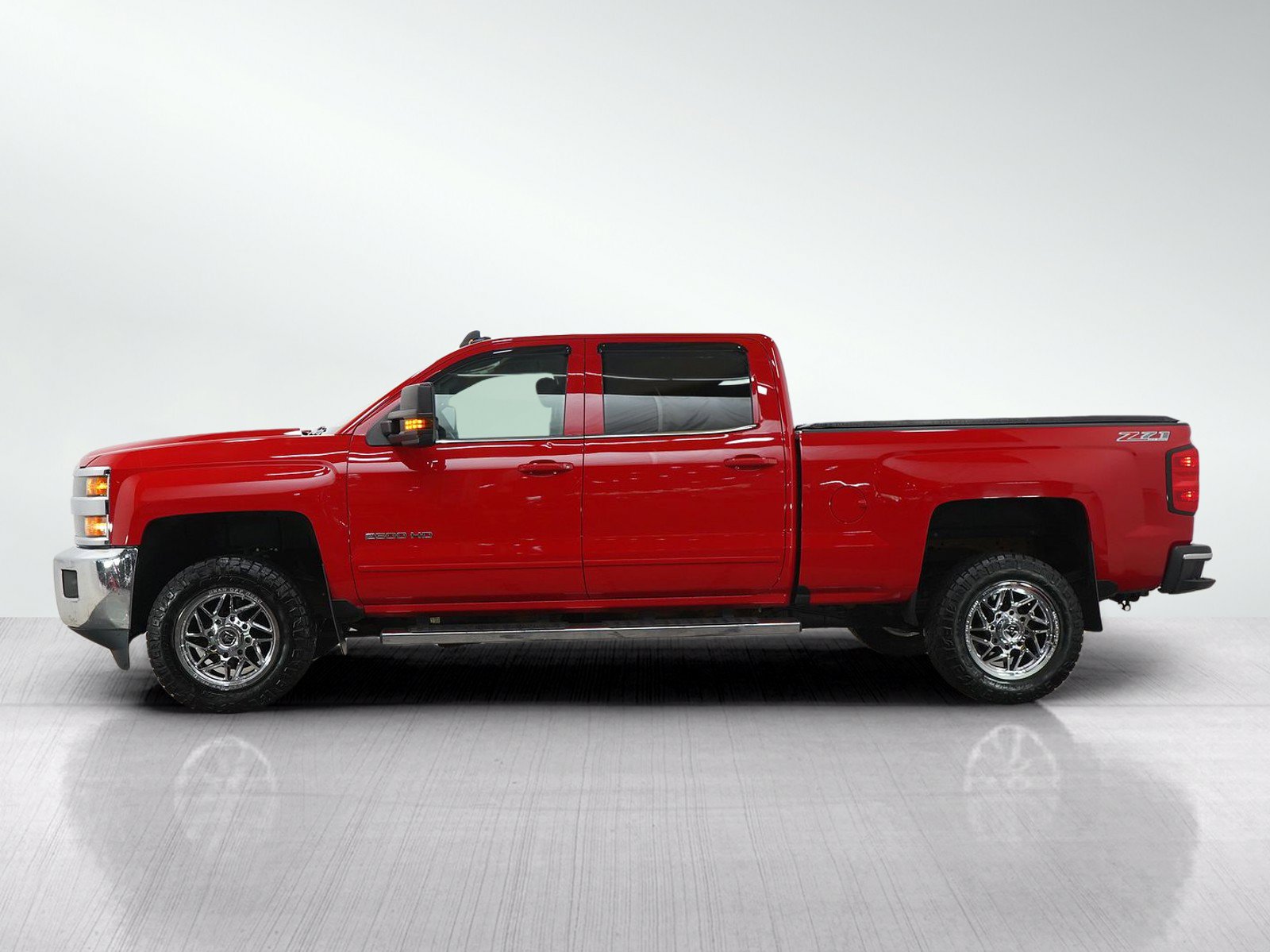 Used 2017 Chevrolet Silverado 2500 LT w/ LT Convenience Package AWD/4WD image 2