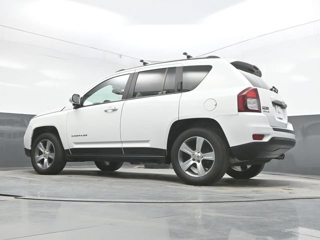 Used 2017 Jeep Compass High Altitude AWD/4WD image 32