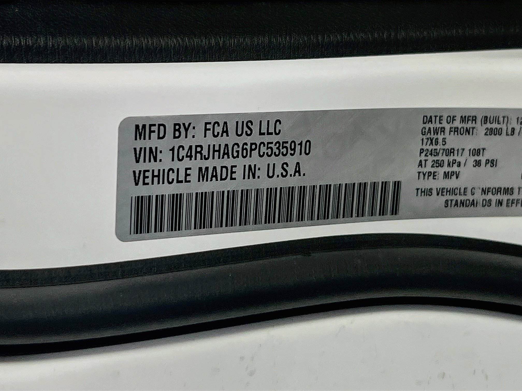 Used 2023 Jeep Grand Cherokee Laredo AWD/4WD image 29