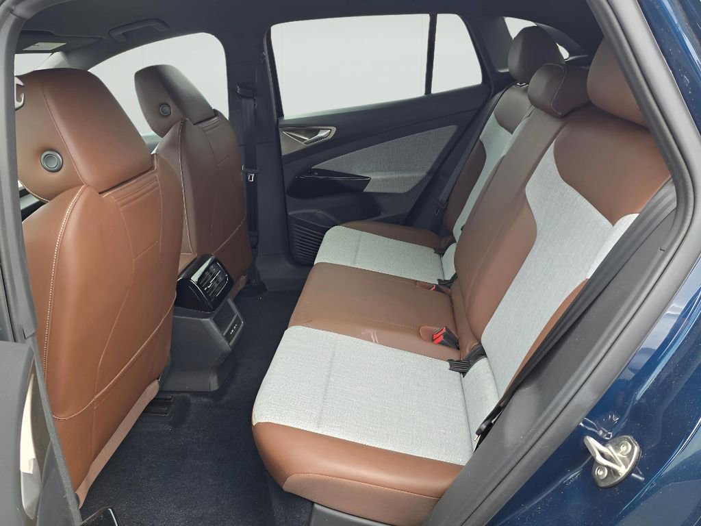 Used 2023 Volkswagen ID.4 Pro image 17