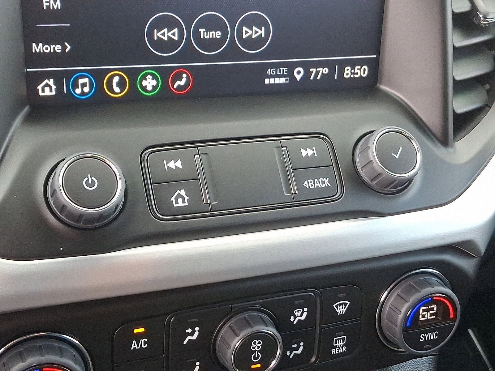 Used 2023 GMC Acadia SLE image 17