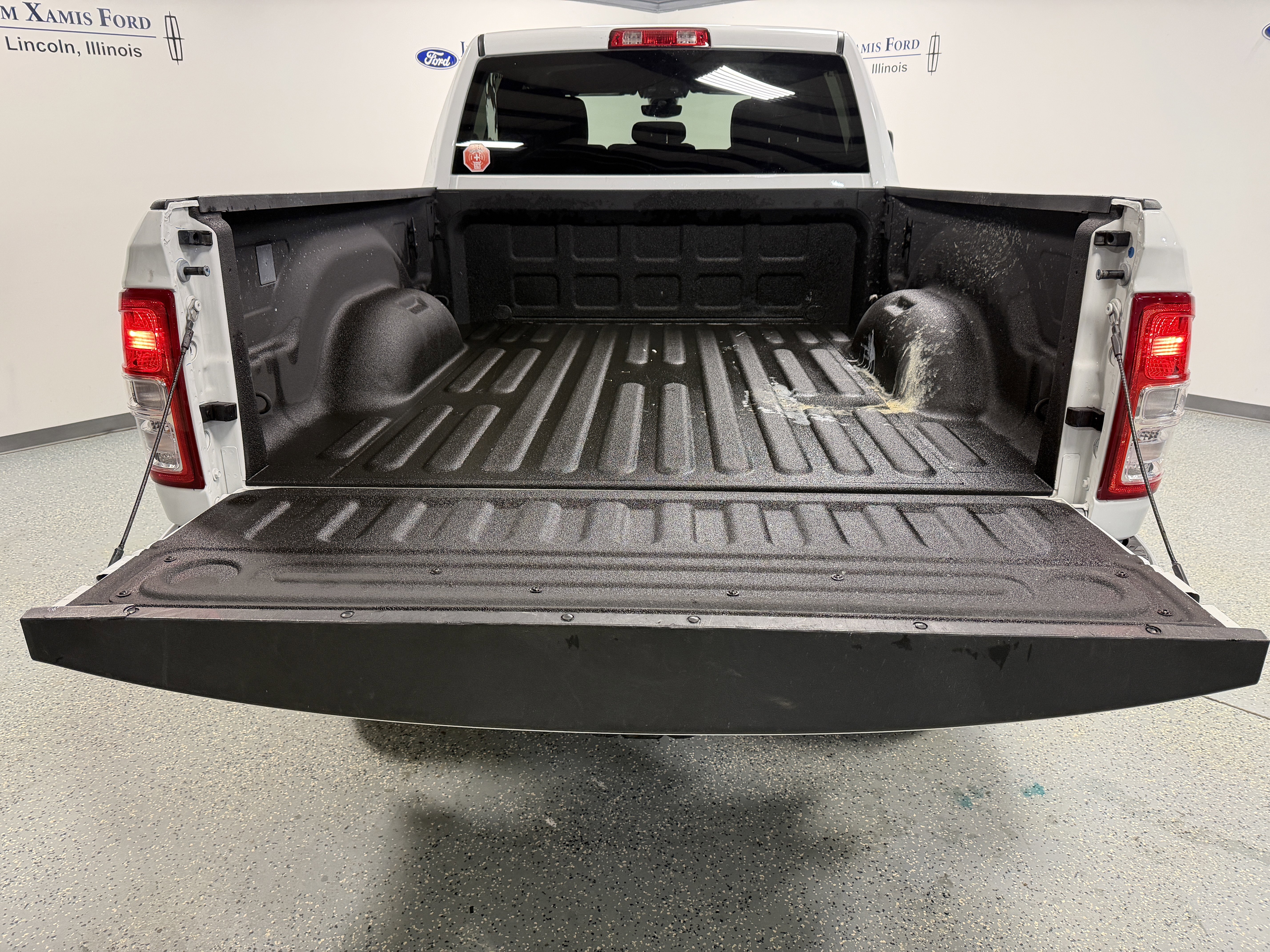 Used 2024 RAM 2500 Big Horn w/ Bed Utility Group image 29