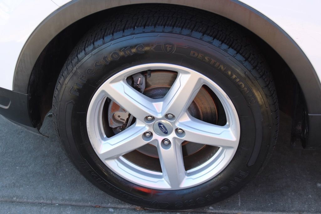 Used 2018 Ford Explorer XLT image 11