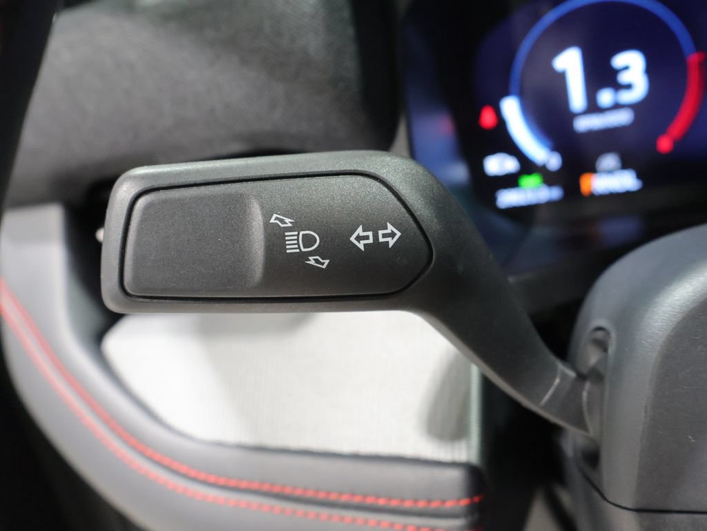Used 2025 Ford Explorer ST-Line AWD/4WD image 36