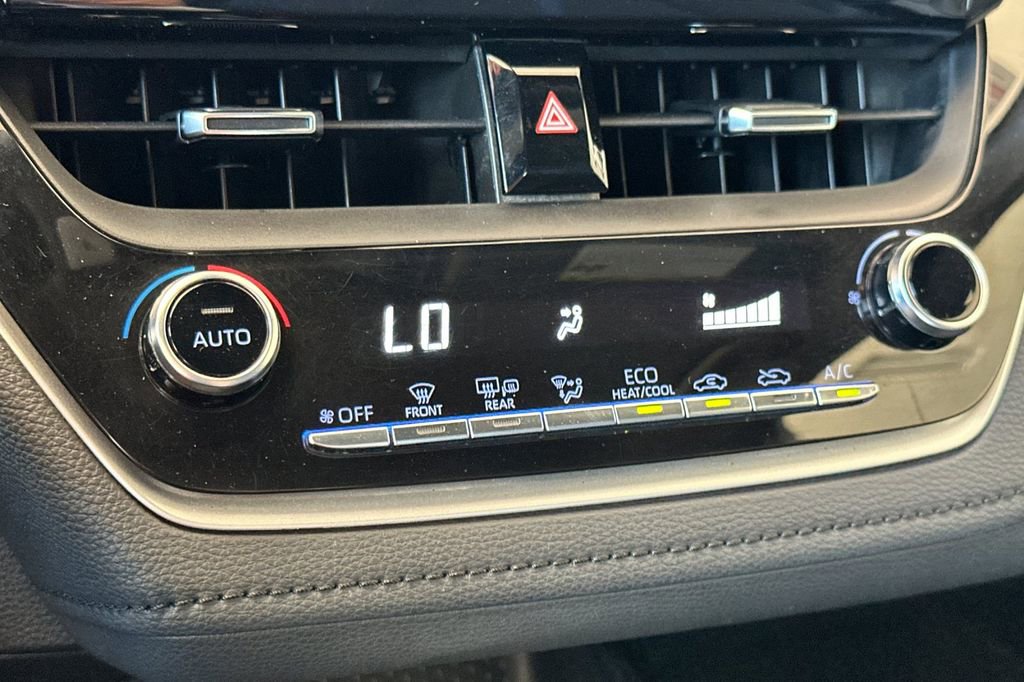 Used 2022 Toyota Corolla SE w/ Carpet Mat Package (TMS) image 22