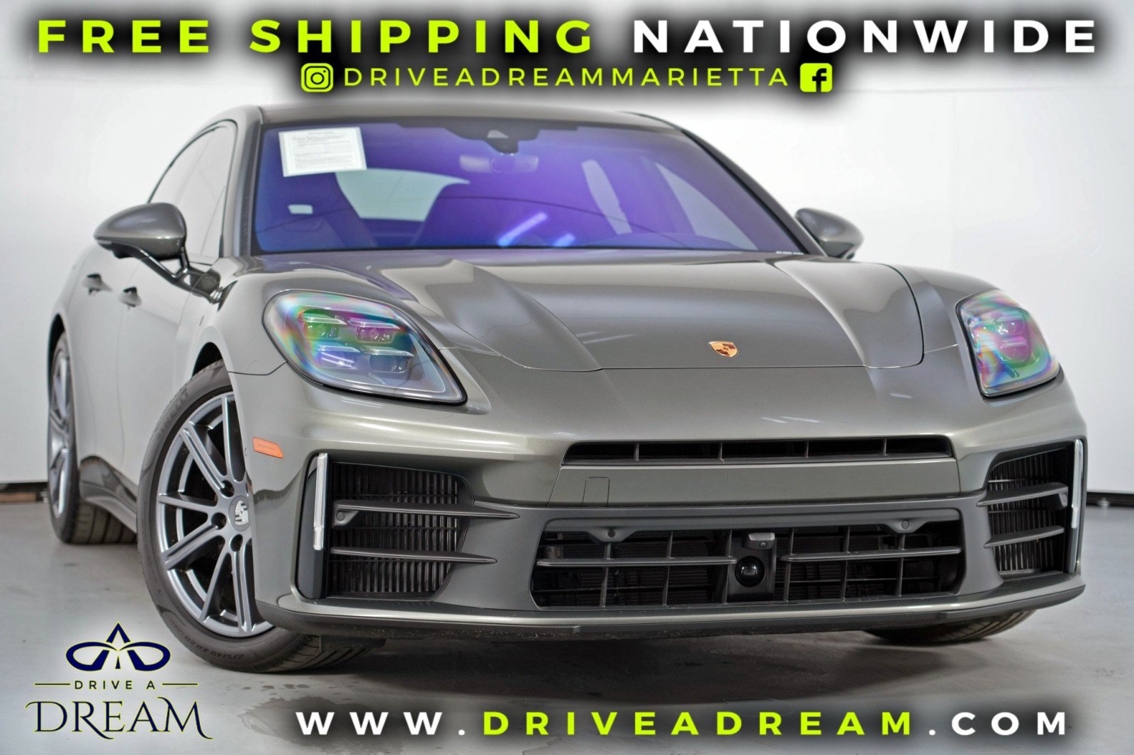 Used 2025 Porsche Panamera w/ Premium Package image 2