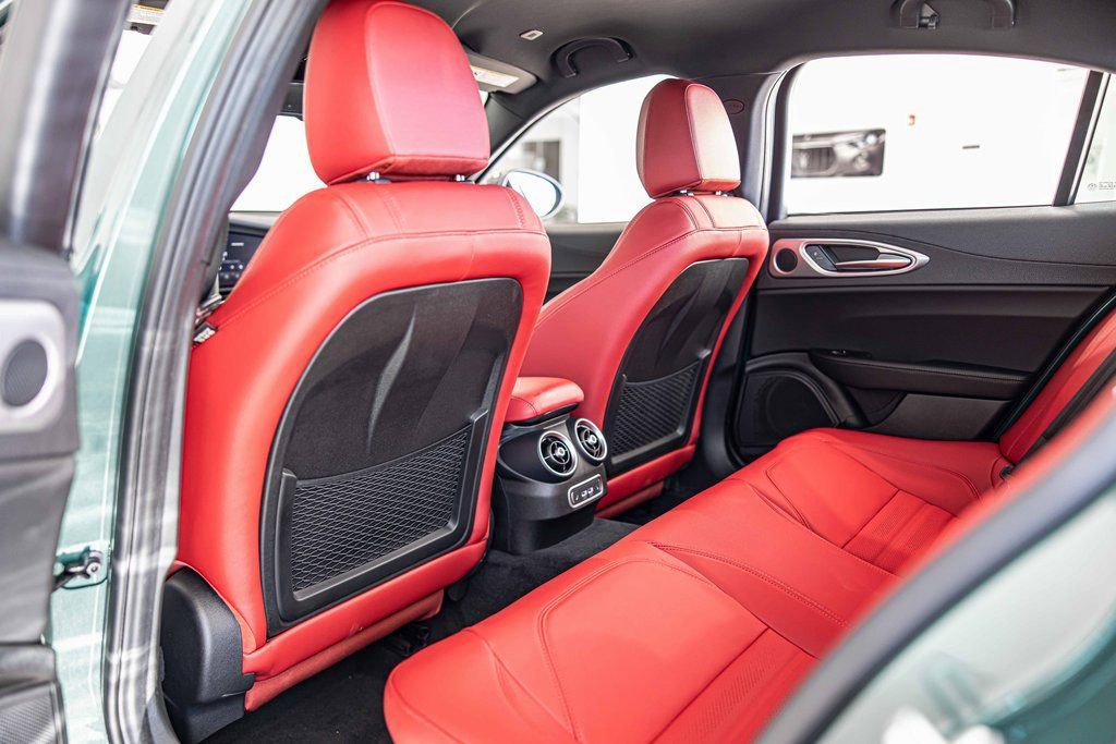 New 2025 Alfa Romeo Giulia AWD image 32