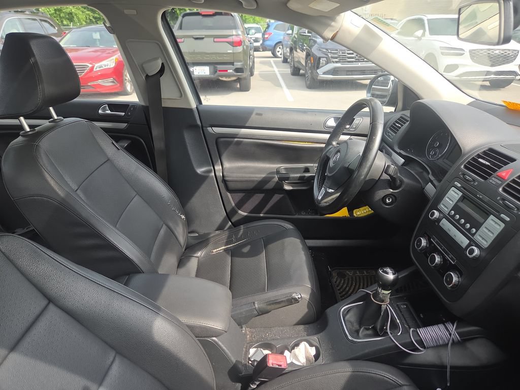 Used 2010 Volkswagen Jetta Limited Edition FWD image 10