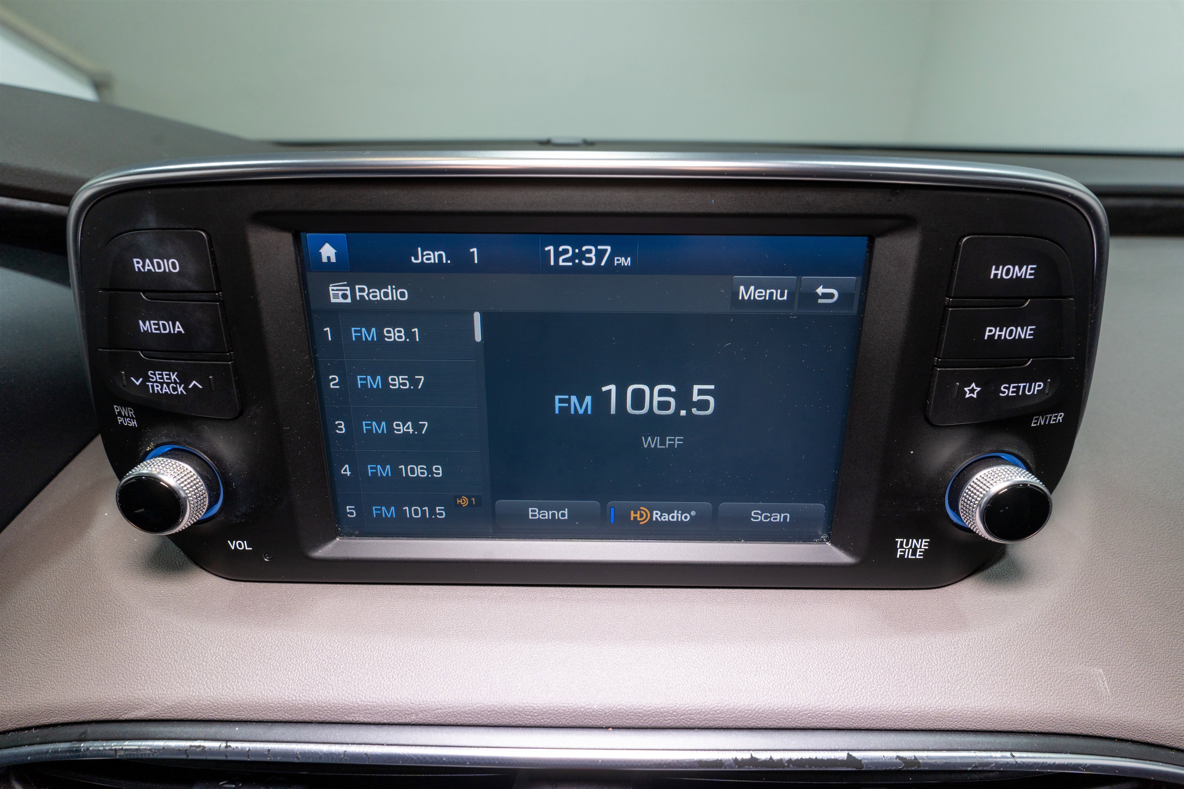 Used 2019 Hyundai Santa Fe SEL image 17