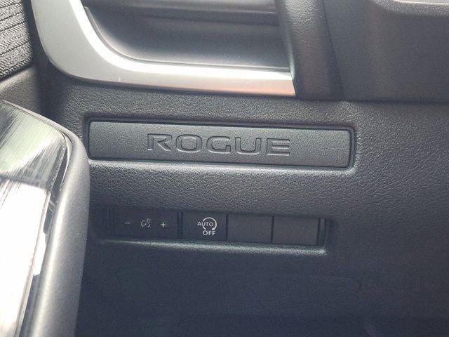 Used 2023 Nissan Rogue S image 23