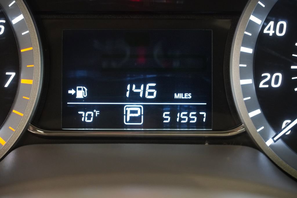 Used 2014 Nissan Sentra SL w/ Premium Package FWD image 5