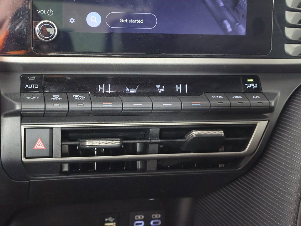 Used 2025 Toyota Camry SE FWD image 40