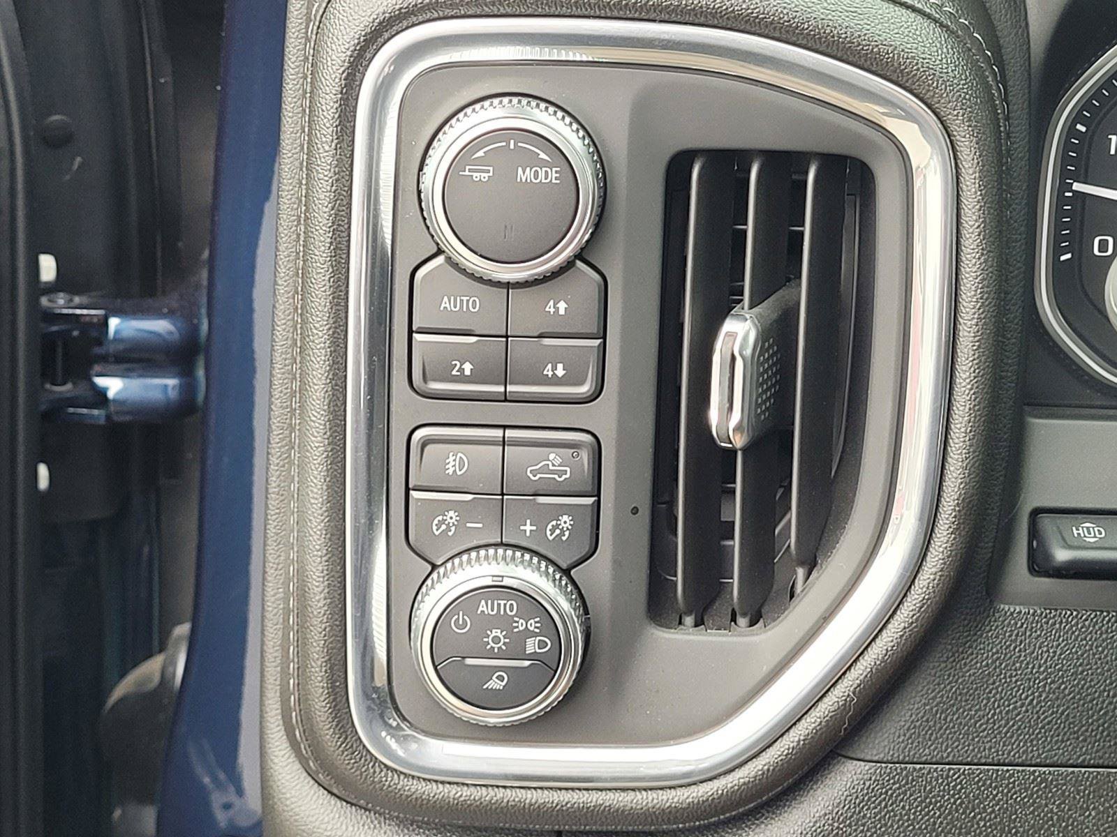 Used 2022 GMC Sierra 2500 Denali w/ Denali Ultimate Package AWD/4WD image 16