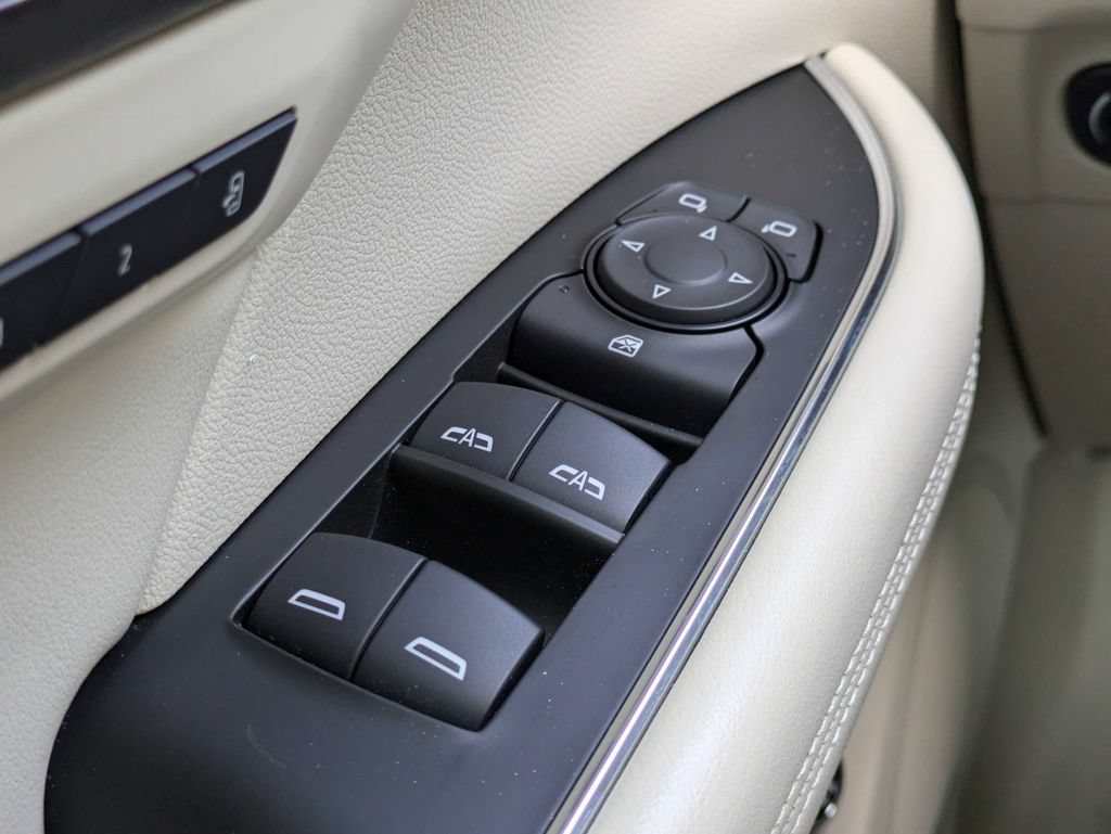 Used 2021 Buick Envision Avenir FWD image 26