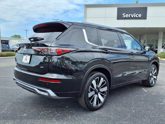 New 2025 Mitsubishi Outlander SEL image 7