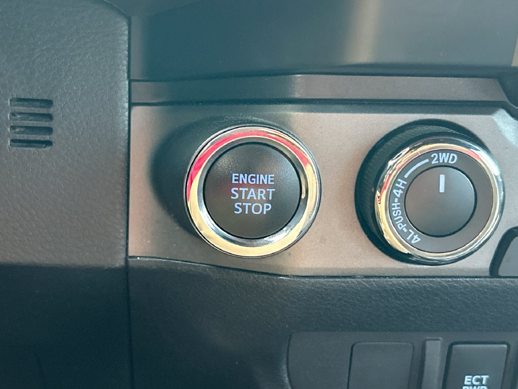 Used 2020 Toyota Tacoma TRD Sport AWD/4WD image 19