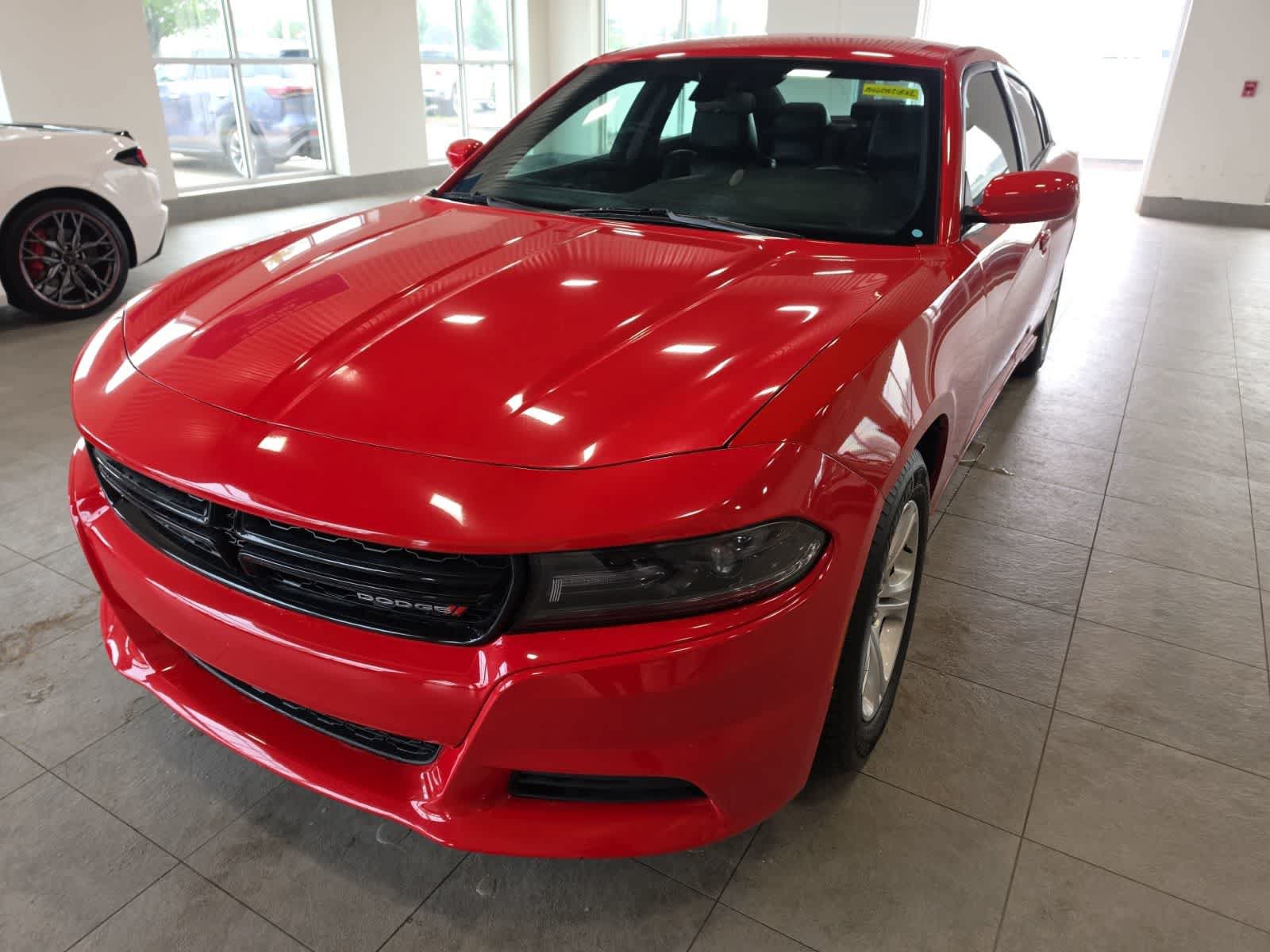 Used 2021 Dodge Charger SXT w/ Leather Interior Group RWD video 2
