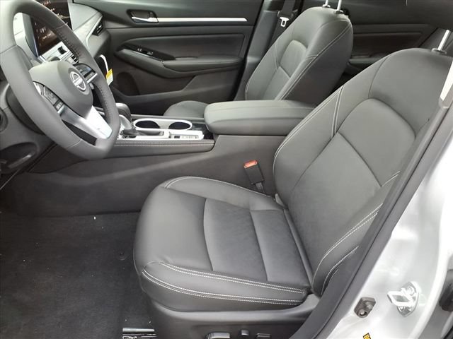 New 2025 Nissan Altima 2.5 SL FWD image 11