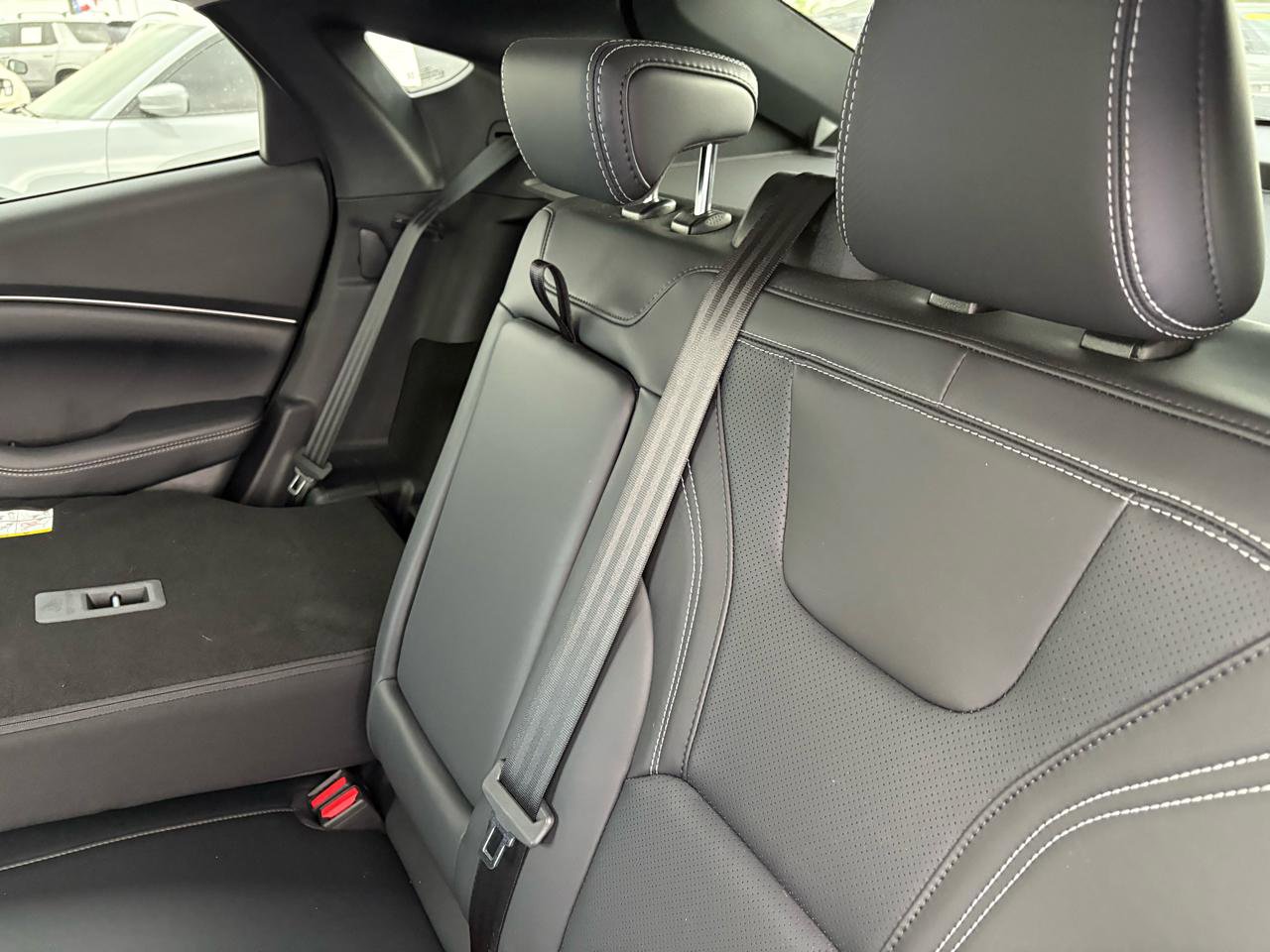 Used 2025 Ford Mustang Mach-E Premium image 31