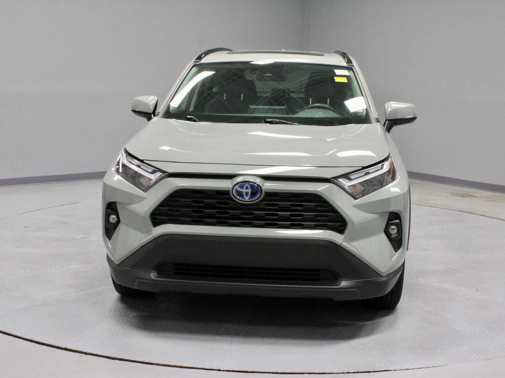 Used 2023 Toyota RAV4 XLE Premium AWD/4WD image 5