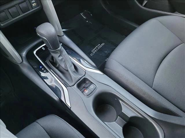 Used 2022 Toyota Corolla Cross LE AWD/4WD image 23