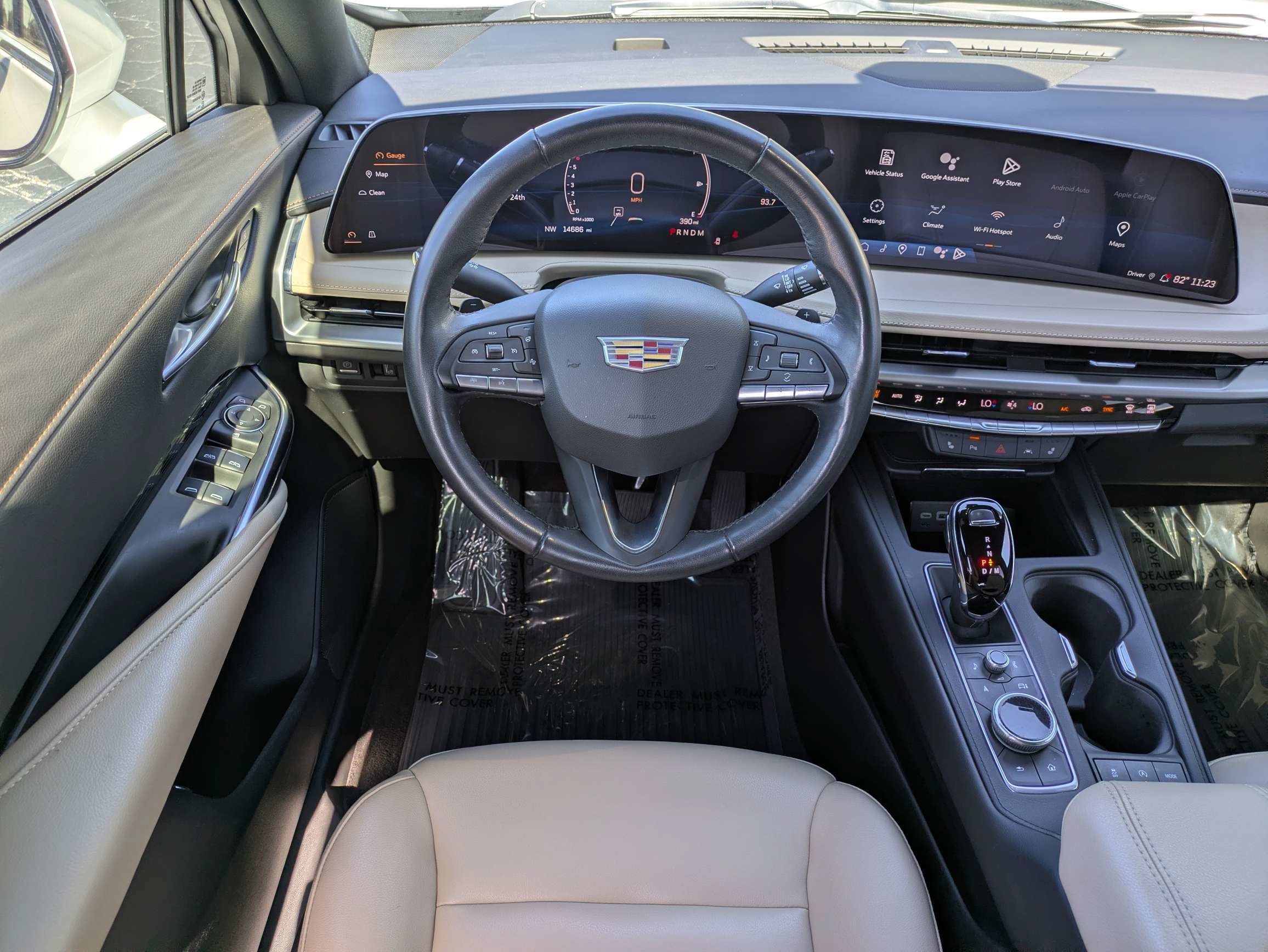 Used 2024 Cadillac XT4 Luxury w/ Cold Weather Package FWD image 13