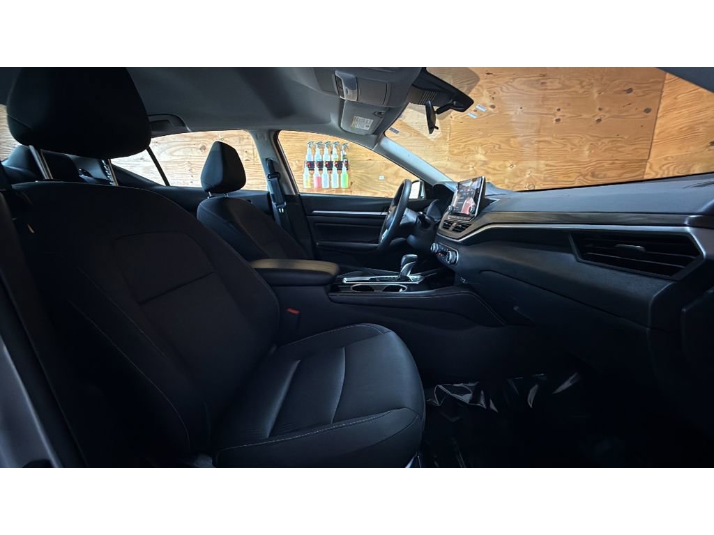Used 2023 Nissan Altima 2.5 SV image 15