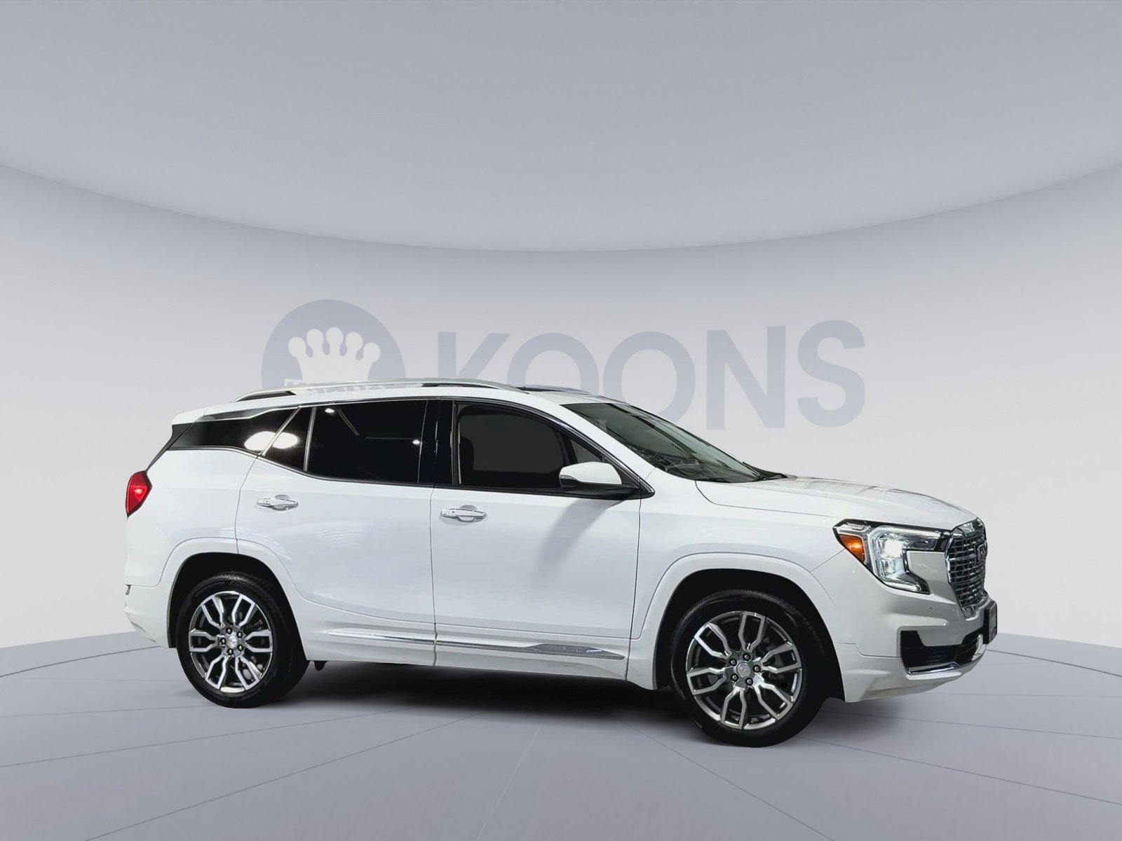 Used 2023 GMC Terrain Denali AWD/4WD image 2