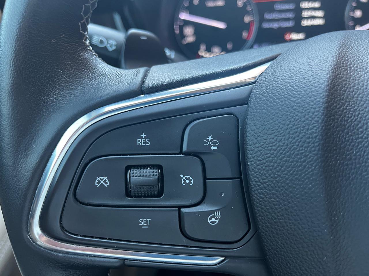 Used 2022 Buick Envision Avenir w/ Safety Package image 20