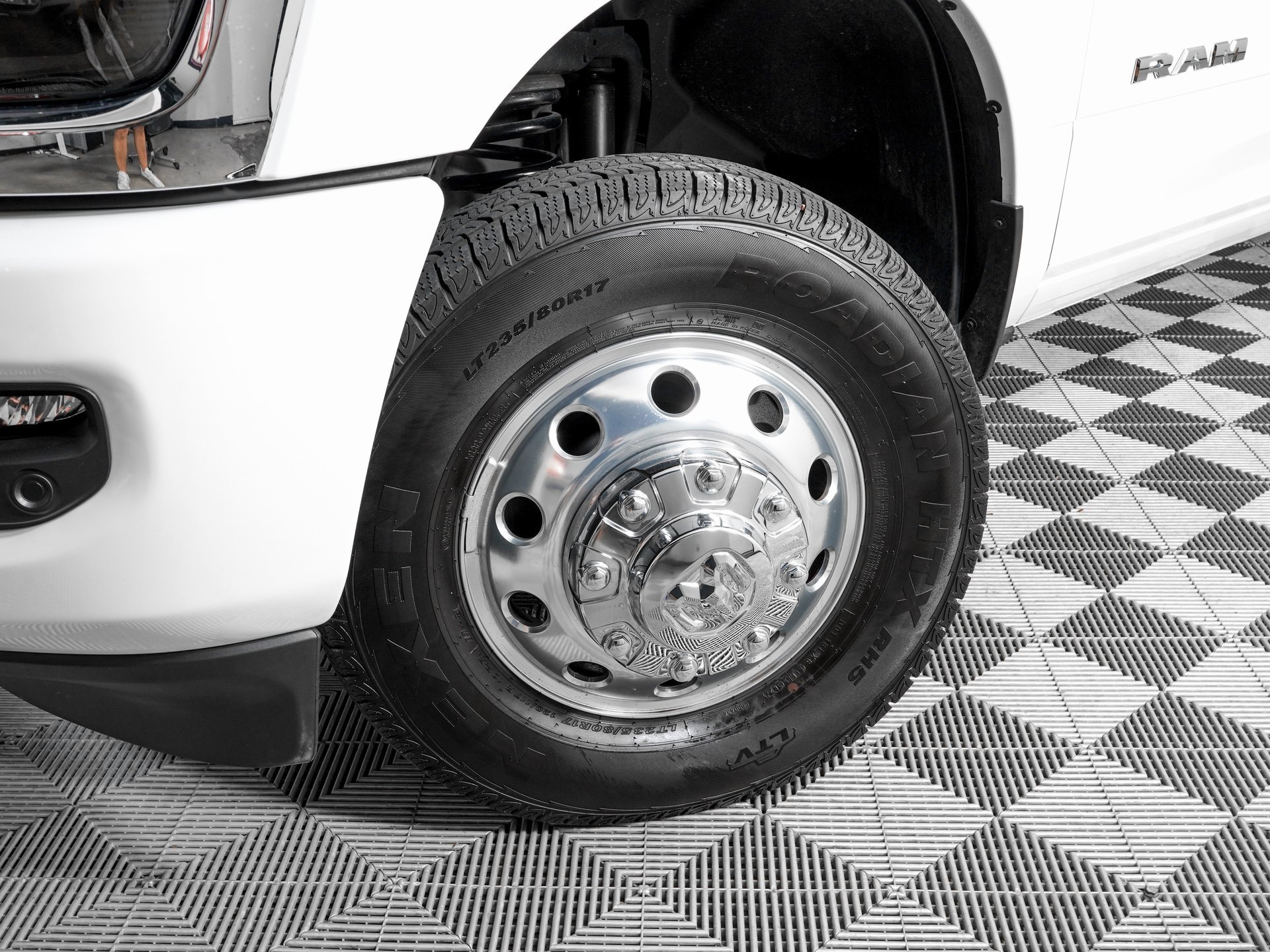 Used 2025 RAM 3500 Laramie w/ Max Tow Package image 30