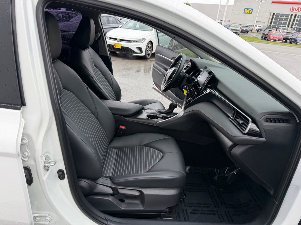 Used 2024 Toyota Camry SE image 19