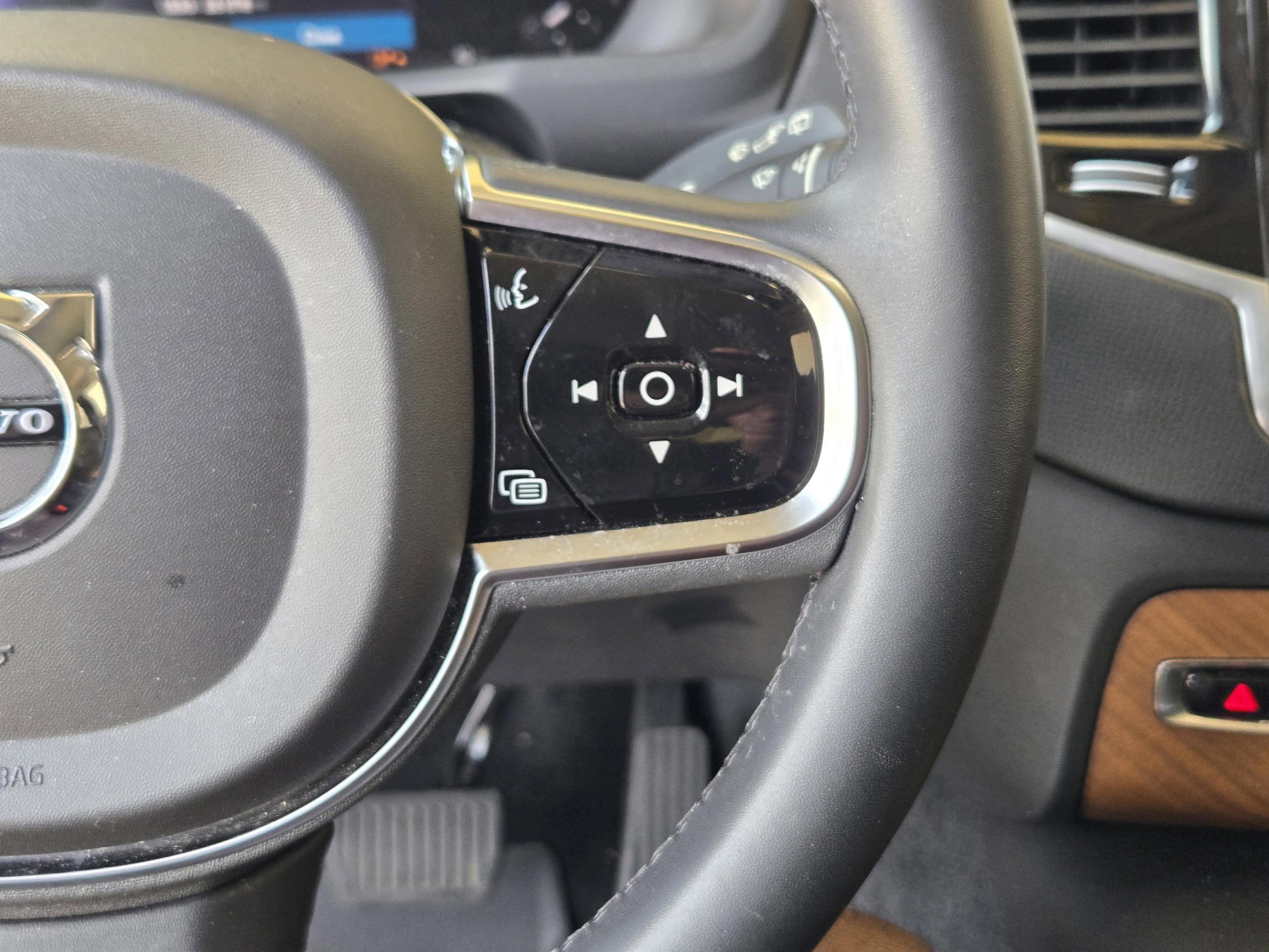 Used 2023 Volvo XC90 B6 Plus w/ Protection Package Premier AWD/4WD image 28