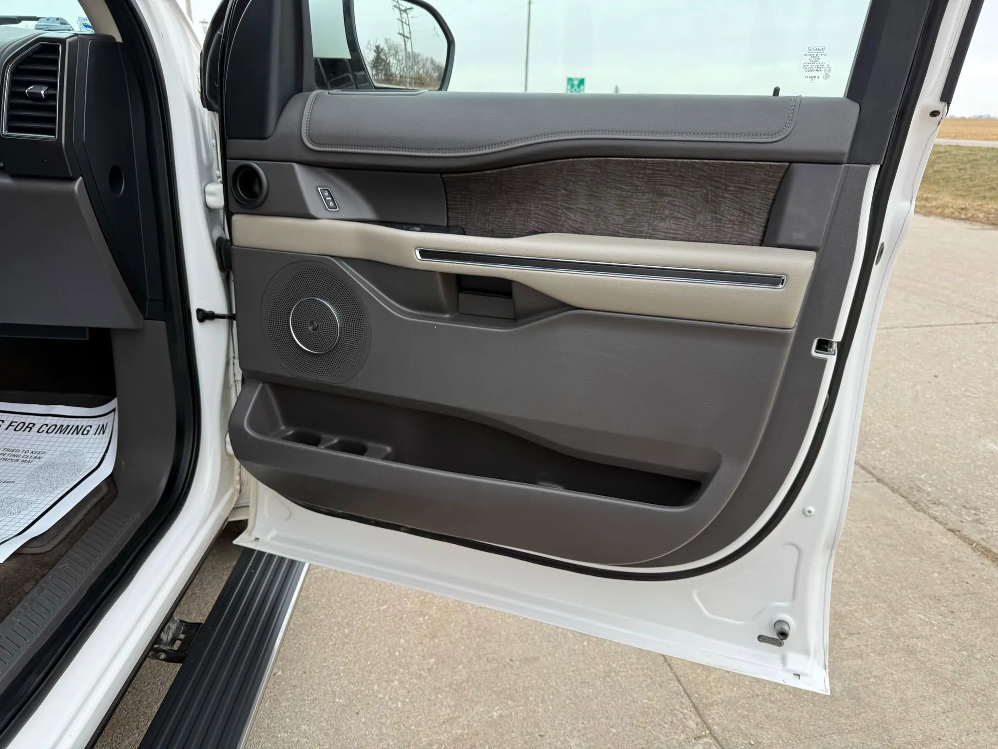 Used 2018 Ford Expedition Limited w/ Equipment Group 301A image 18