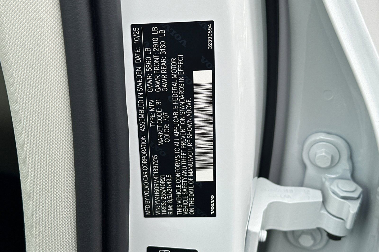 New 2026 Volvo XC60 T8 Ultra w/ Protection Package Premier image 27