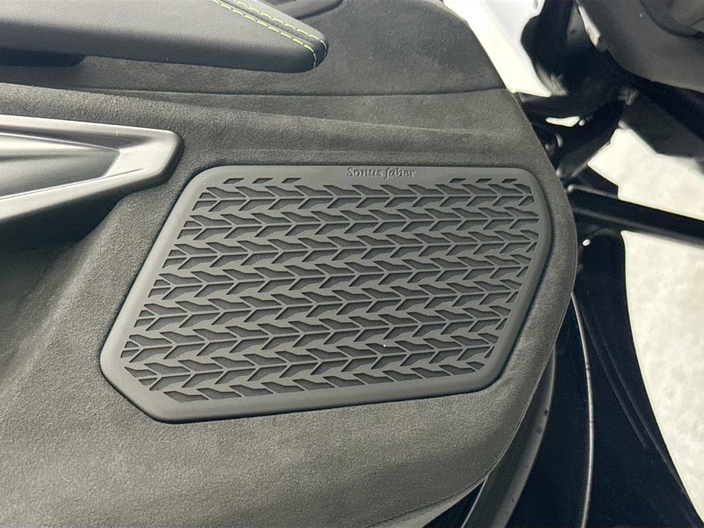 Used 2026 Lamborghini Revuelto image 19