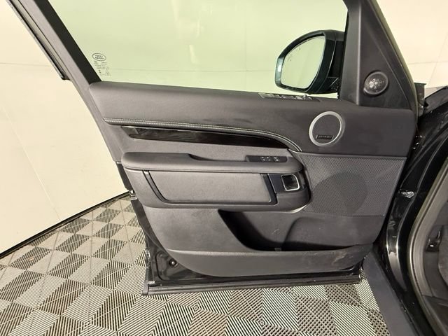 Used 2023 Land Rover Discovery S R-Dynamic AWD/4WD image 12