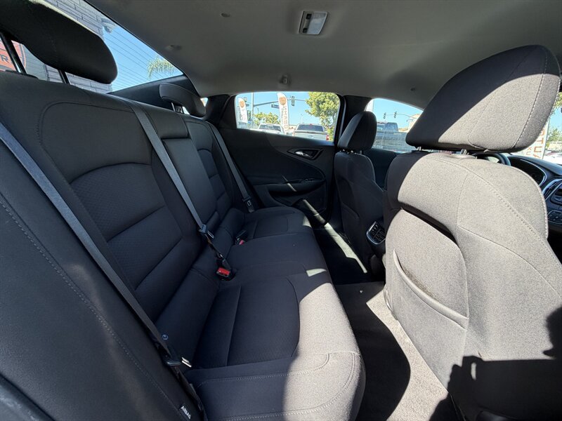 Used 2020 Chevrolet Malibu LT FWD image 27