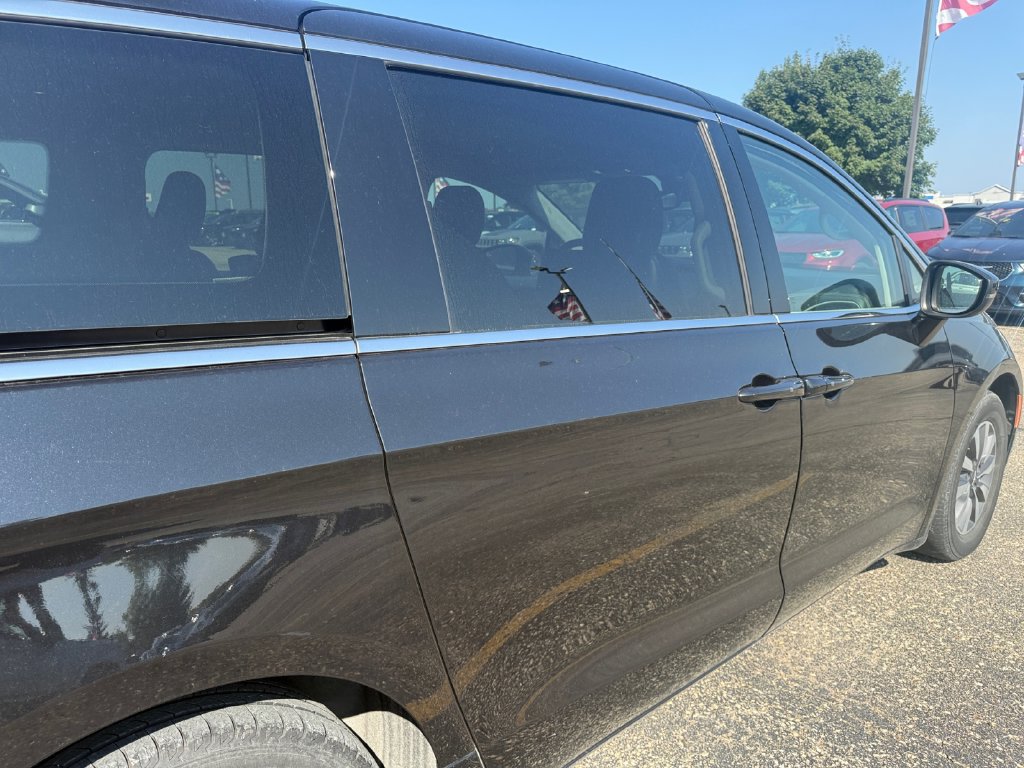 Used 2023 Chrysler Pacifica Touring-L FWD image 40