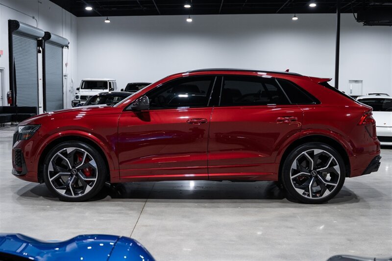 Used 2024 Audi RS Q8 AWD/4WD image 3