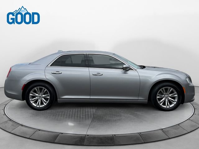 Used 2016 Chrysler 300 C image 6