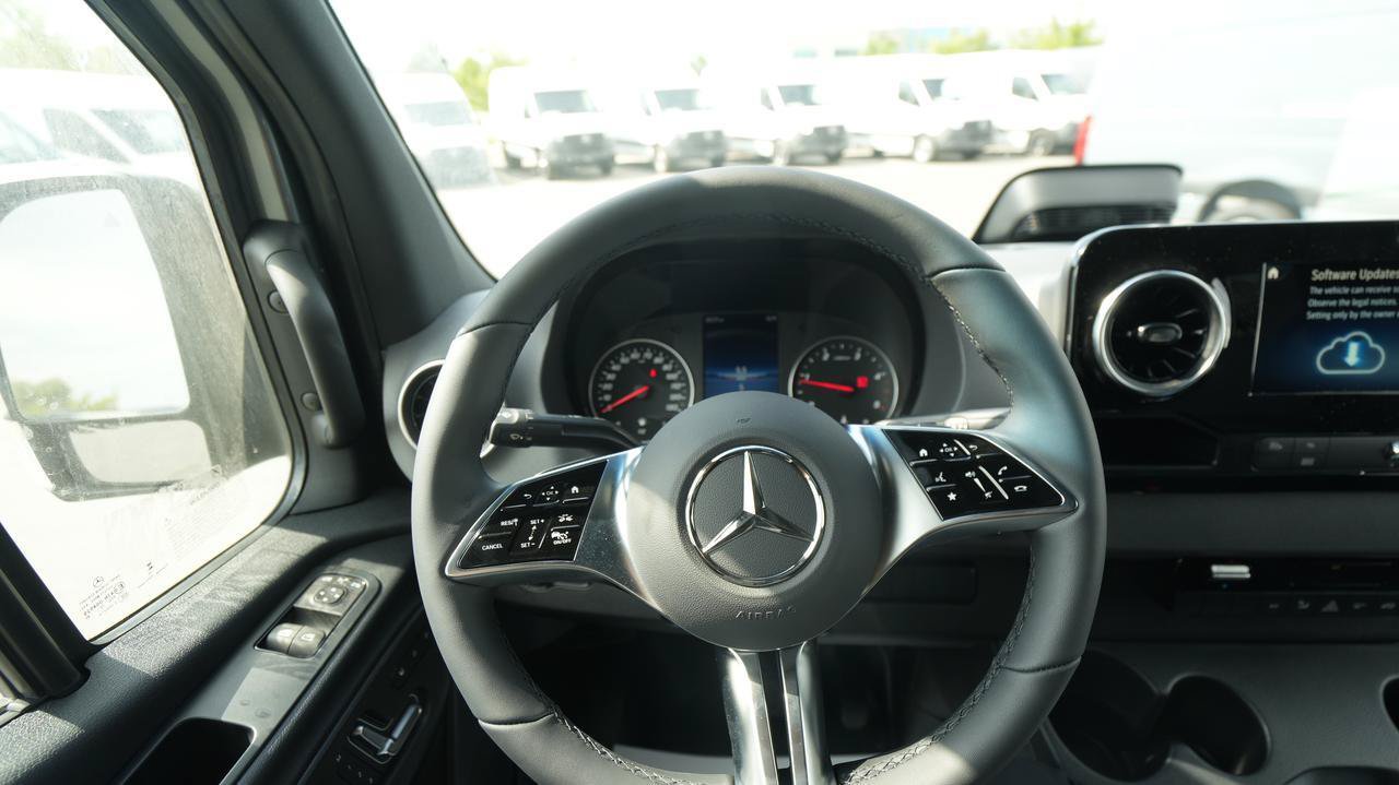 New 2026 Mercedes-Benz Sprinter 2500 image 18