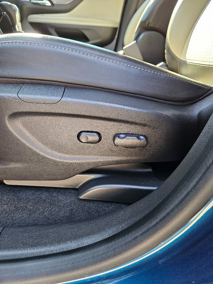 Used 2020 Buick Encore Preferred image 17