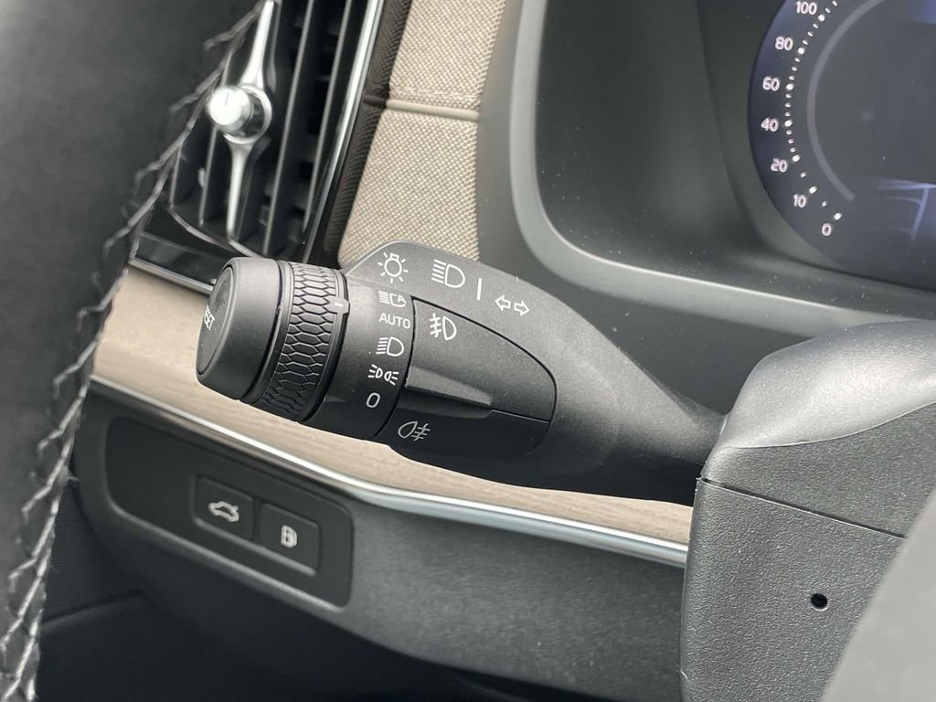 New 2026 Volvo XC90 T8 Plus image 13