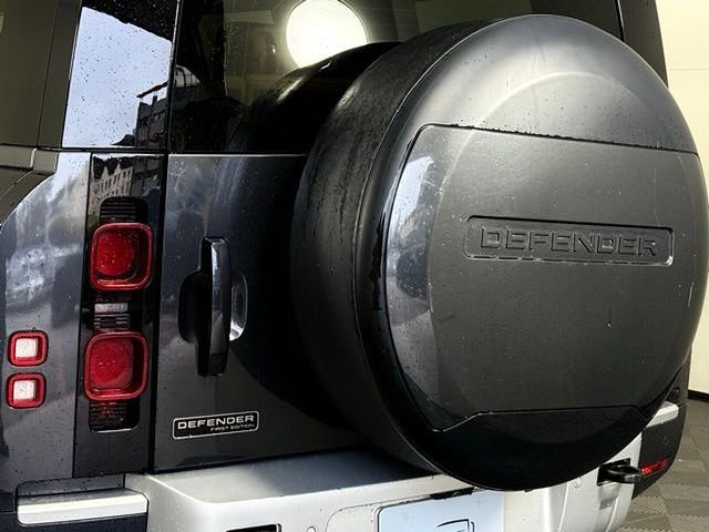 Used 2023 Land Rover Defender 130 First Edition AWD/4WD image 17