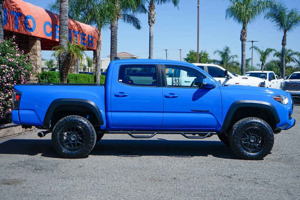 Used 2020 Toyota Tacoma TRD Off-Road w/ Technology Package AWD/4WD image 10