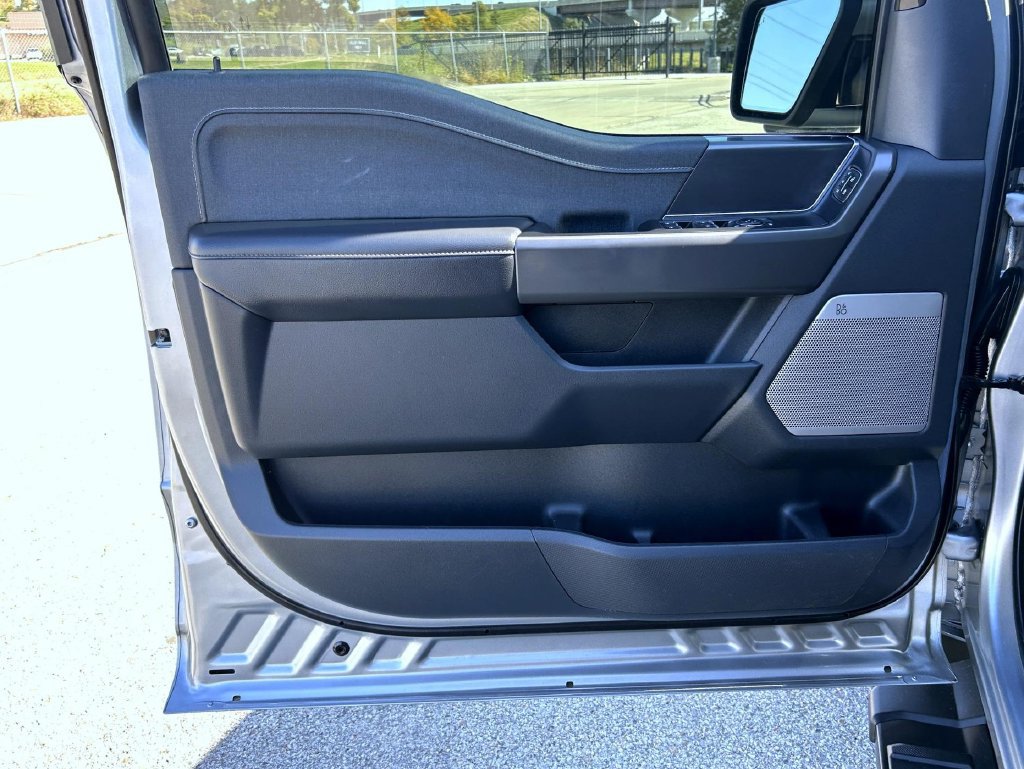 Used 2025 Ford F150 Lariat w/ Equipment Group 501A Mid AWD/4WD image 12