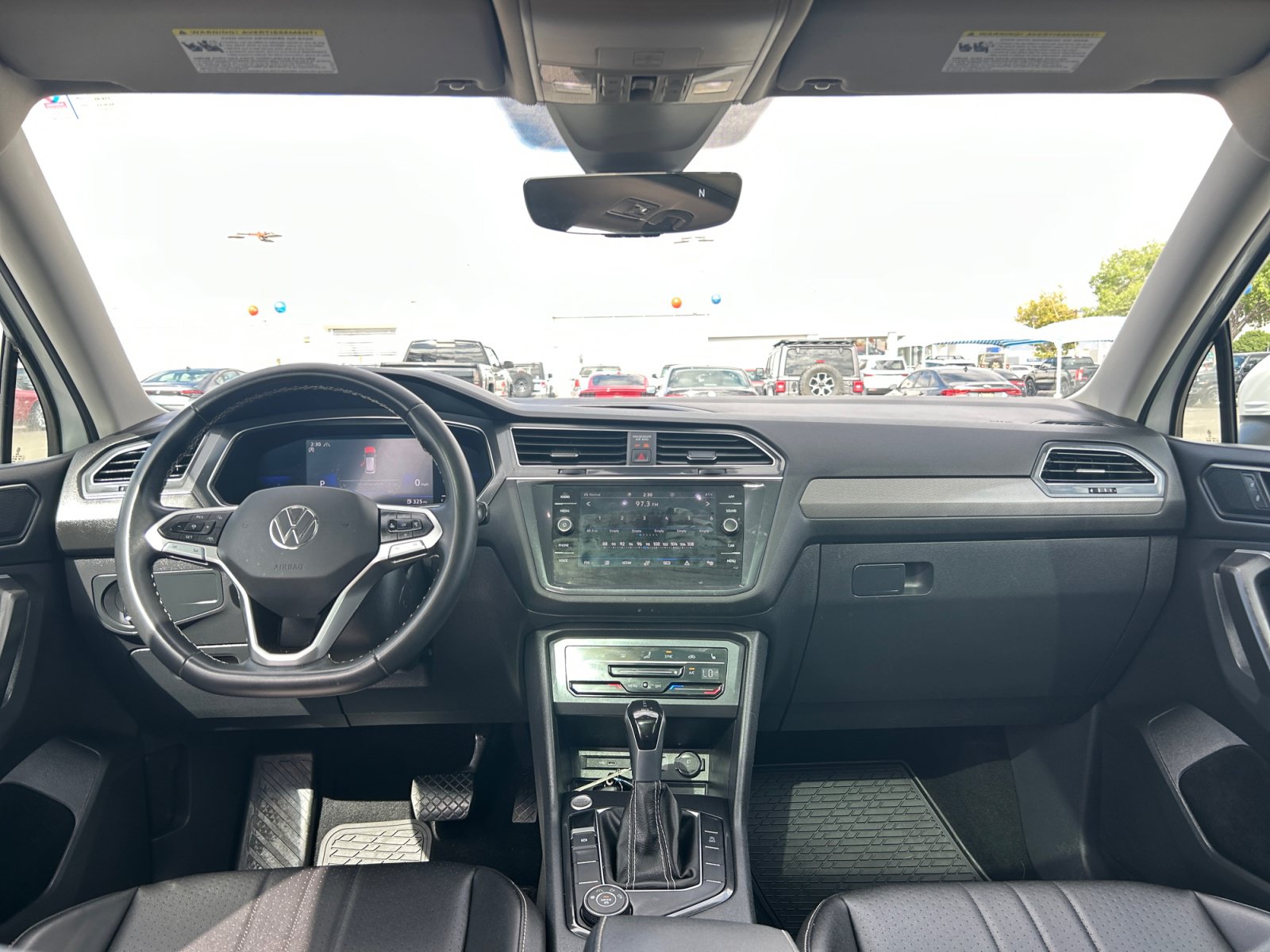 Used 2023 Volkswagen Tiguan SE AWD/4WD image 20