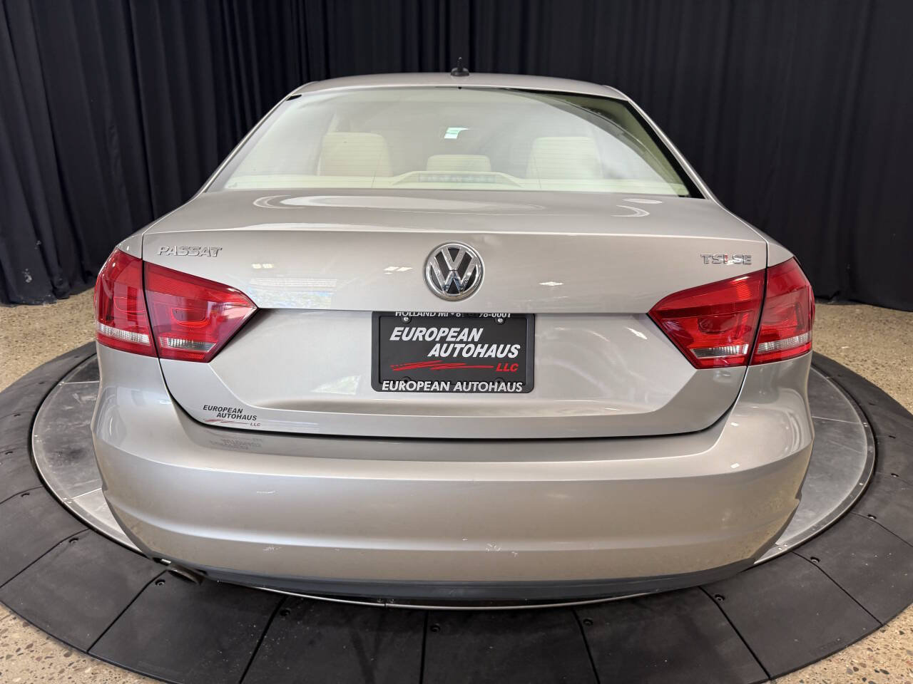 Used 2014 Volkswagen Passat 1.8T SE FWD image 8