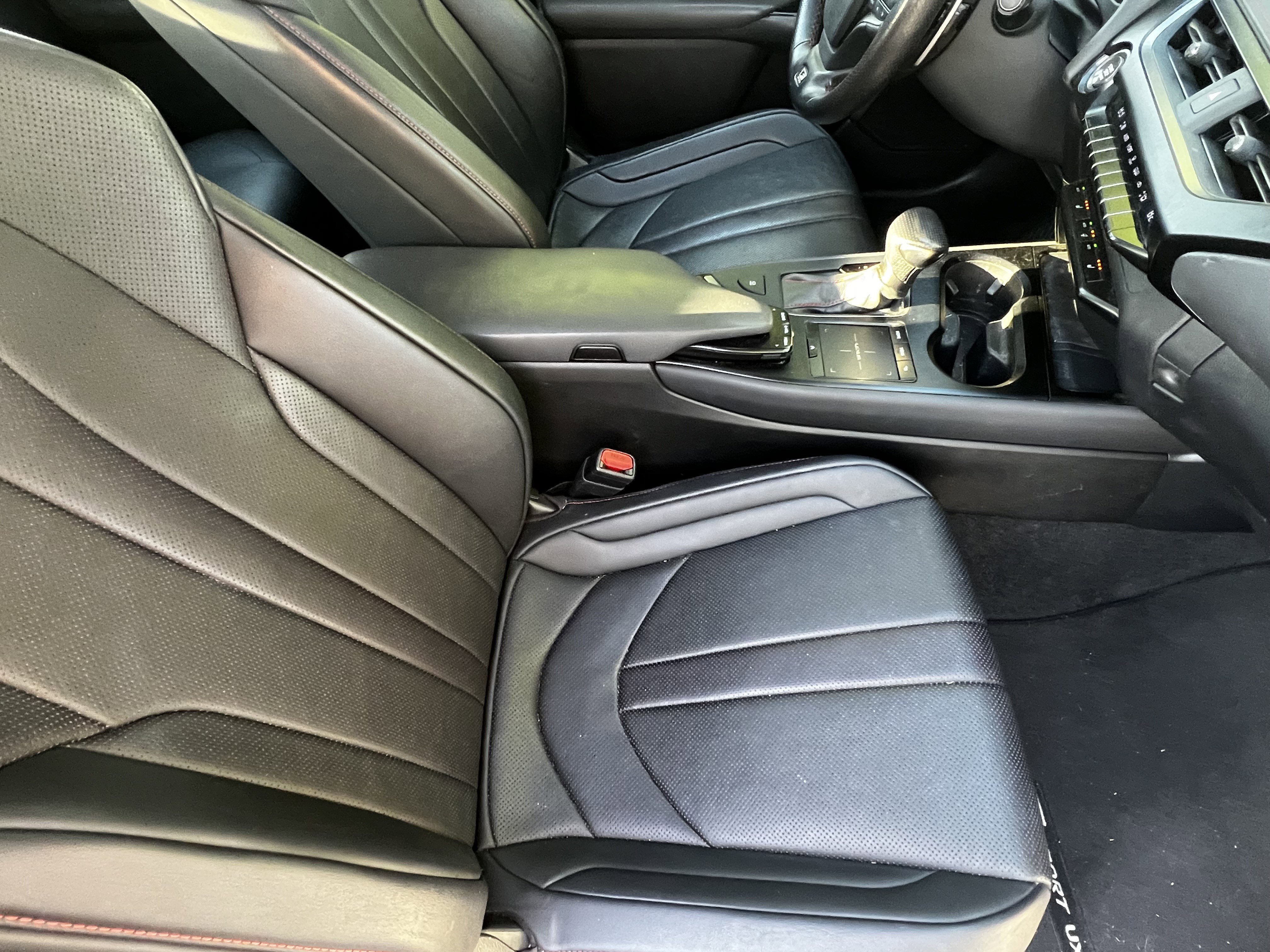 Used 2019 Lexus UX 200 F Sport w/ F Sport Premium Package image 43