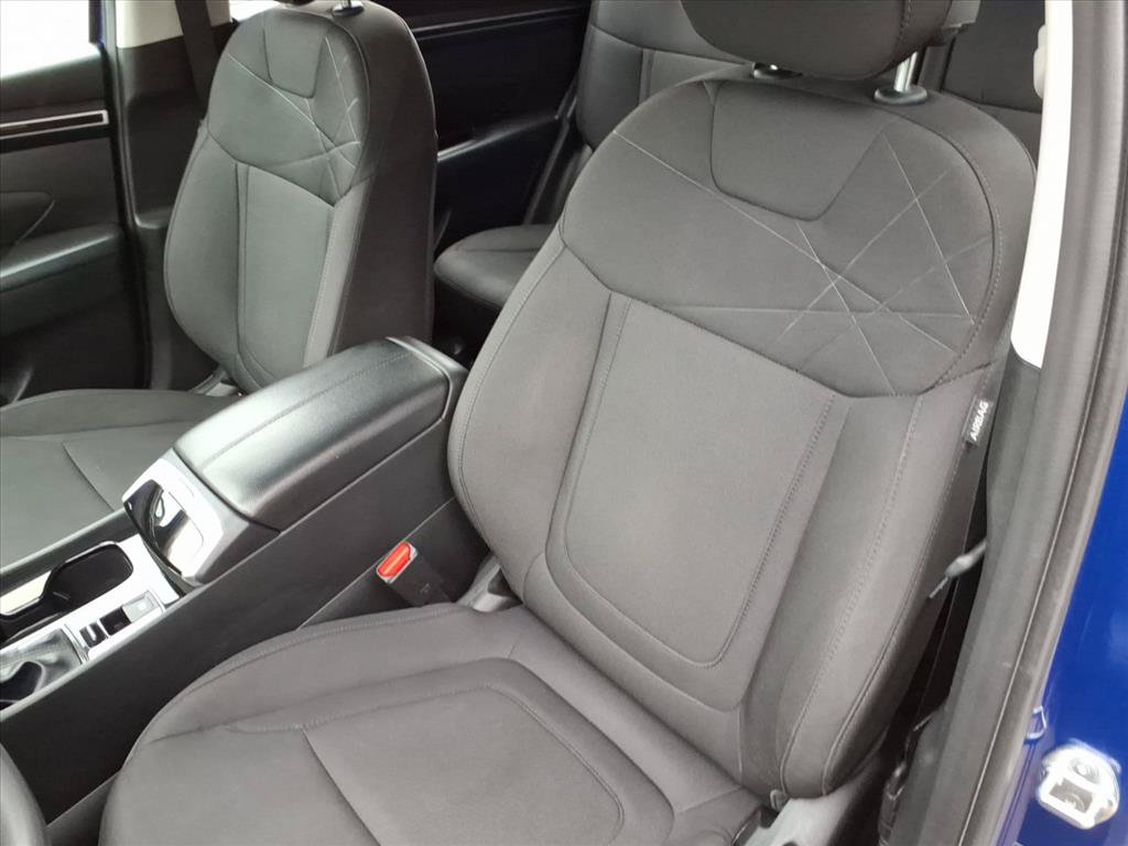 Used 2023 Hyundai Tucson SE AWD/4WD image 16